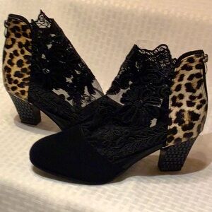 Multi Colors and Textures Ankle Boots.